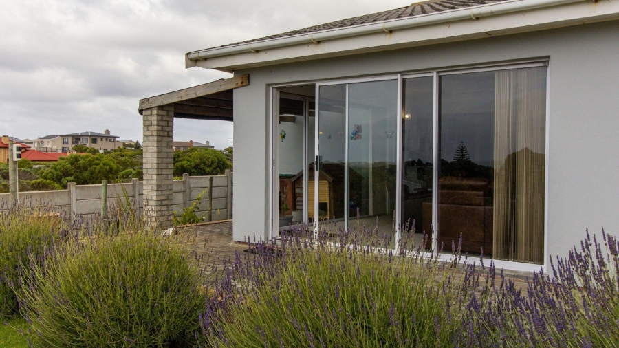 4 Bedroom Property for Sale in Kleinbaai Western Cape